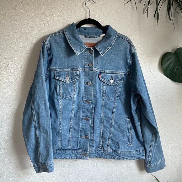 Levi's Jackets & Blazers - Levi's Ex-Boyfriend Trucker Jacket - Size 2XL